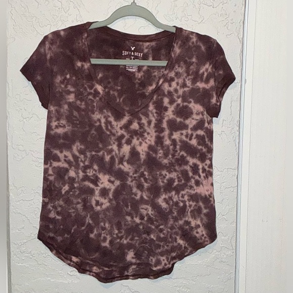 American Eagle Outfitters Tops - American Eagle Soft & Sexy Woman's Purple Tie Dye V-Neck R-Shirt